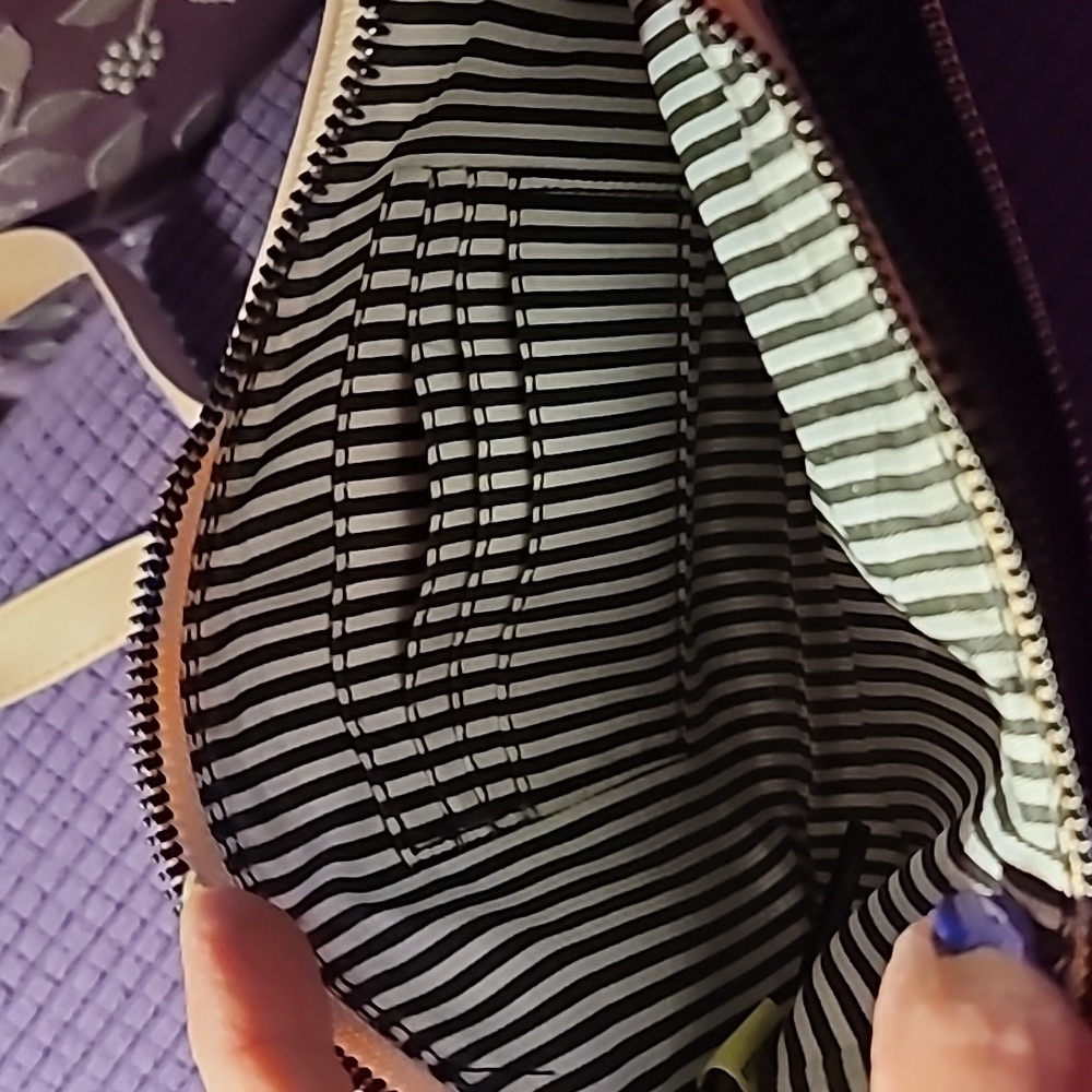 Purse - Picture 3 of 4